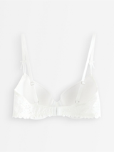 Brjóstahaldari, Lilja