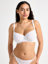 Brjóstahaldari, Skilla