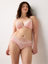 Brjóstahaldari, Lilja