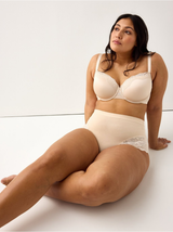 Brjóstahaldari, Akleja