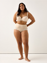 Brjóstahaldari, Akleja