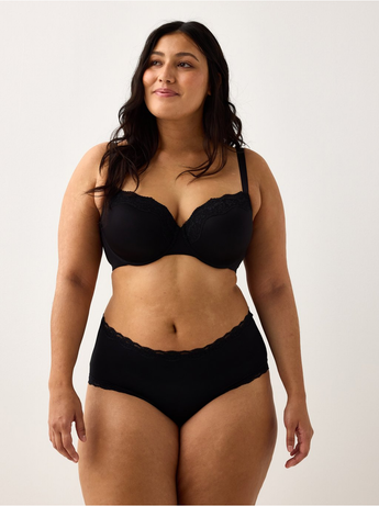 Brjóstahaldari, Akleja