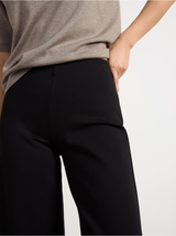 Buxur, cropped
