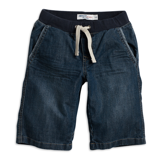 Loose denim shorts